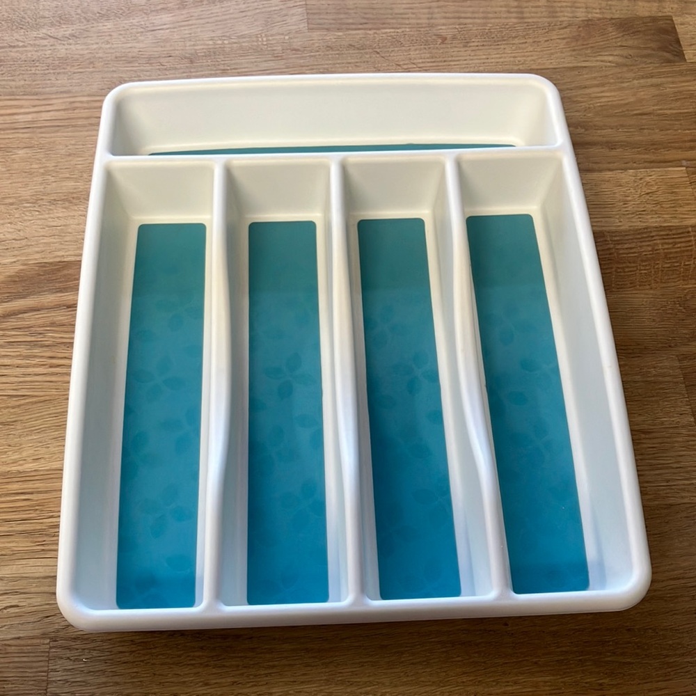 Rubbermaid cutlery tray turquoise and white colors 13”in x 11”in
